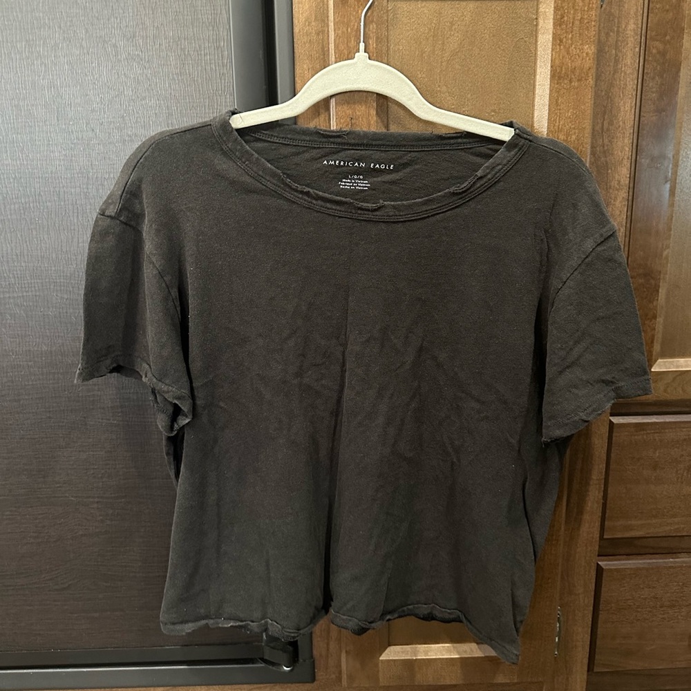 American eagle distressed cropped t-shirt